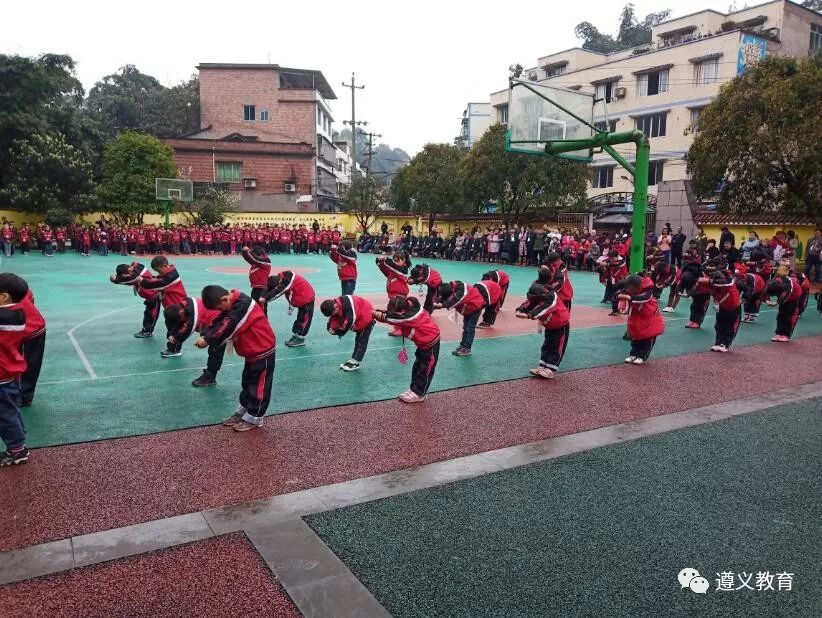 学校动态赤水市新店小学开创诗教道路塑造学校新形象