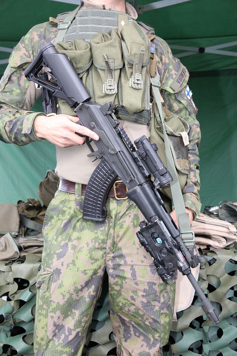 弹夹能当瓶起子的 ak最佳衍生型号:芬兰rk-62步枪简史