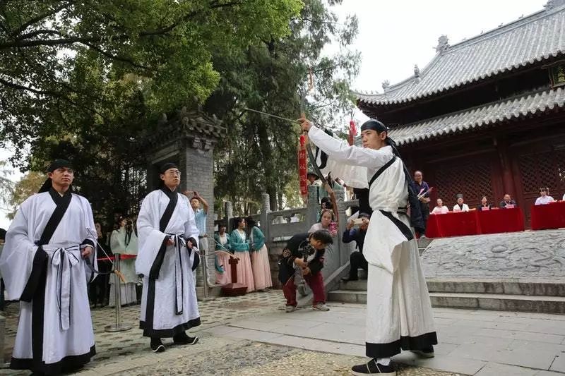 揭秘清代考武状元,骑马射箭耍大刀狂背书,官府报销交通费!