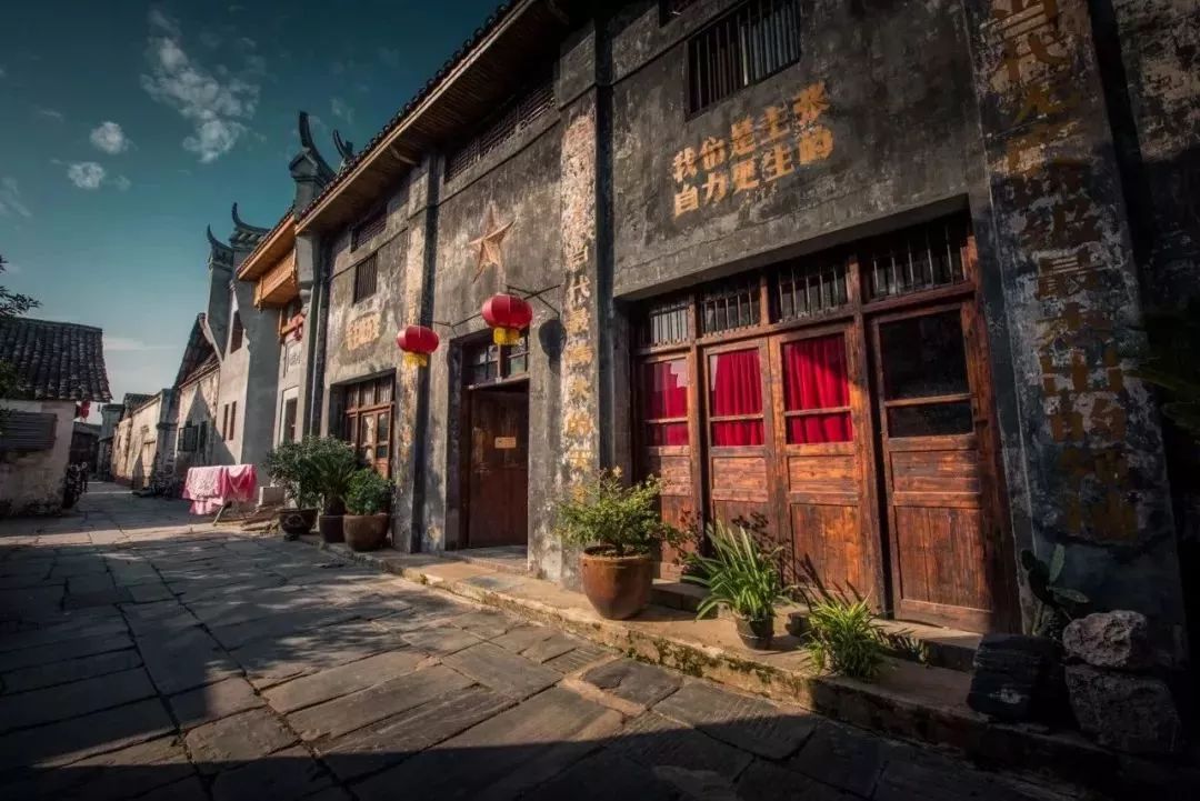 湖南省的黔阳古城的描写