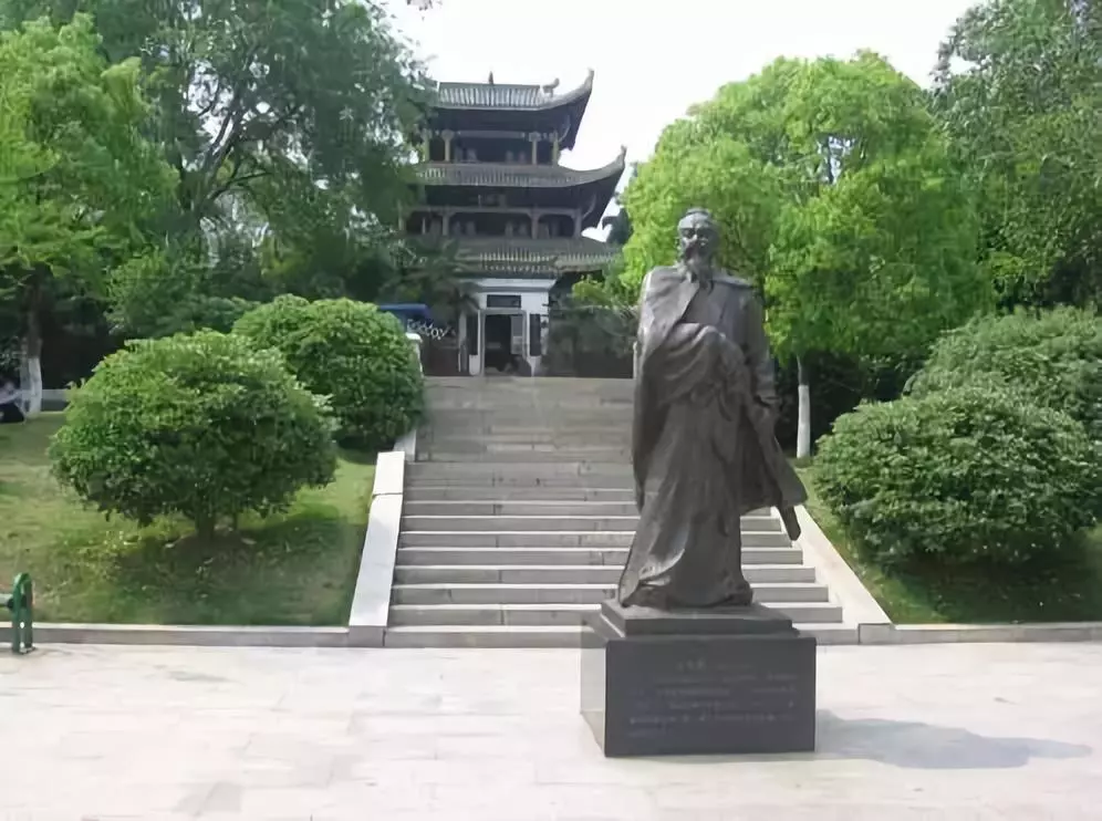 郁孤台上听风雨,古城墙边话沧桑_赣州