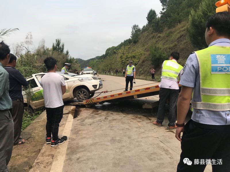 中午时分,藤太公路又是安宁路段发生交通事故