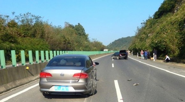 新手多久可以上高速开车 382b207e55084b07a6db10000747cdbb.jpeg