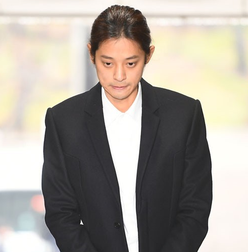 郑俊英聊天群被害女性受访:朋友打耳光都没醒,3年后才知被侵犯 澳门皇冠官方网投