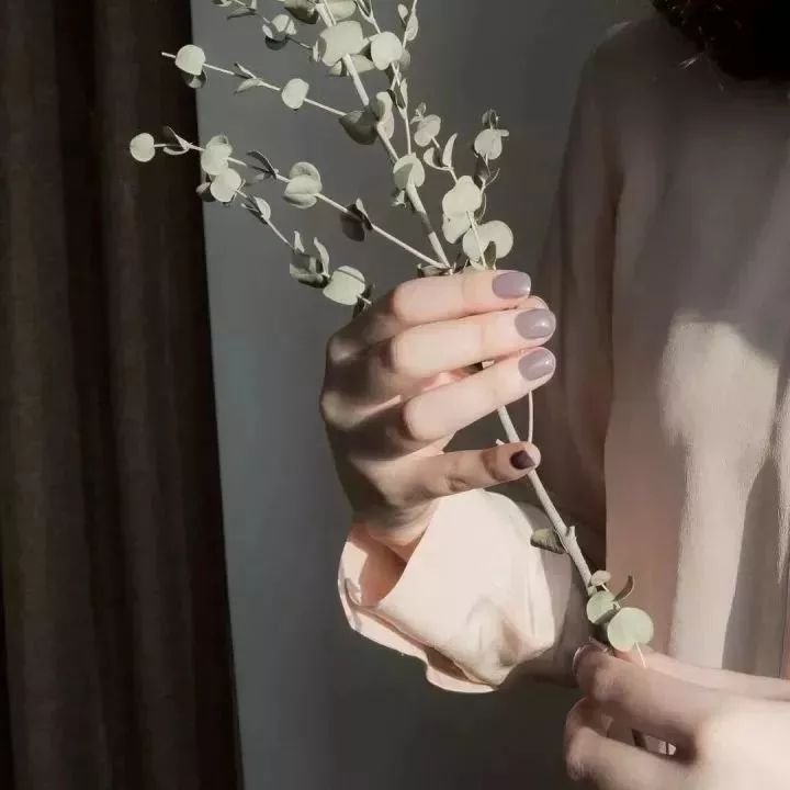 拍照有什么好看的手势 9c498c1157ac41618027177b011514c6.jpeg