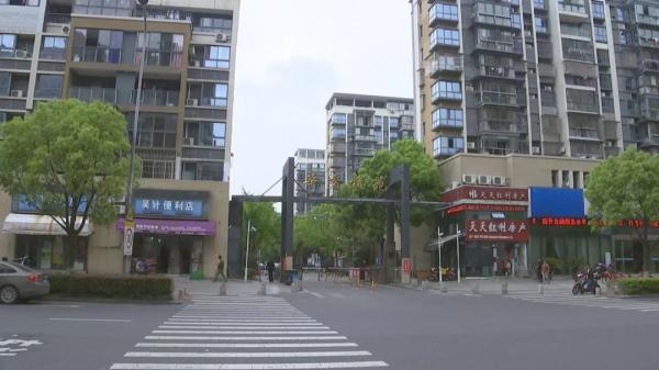 宁波这个小区宛如水帘洞 200多户业主的房子渗水 e世博体育网