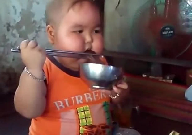                     5岁孩子每餐吃5碗饭，妈妈以为孩子病了，带去检查后医生乐了