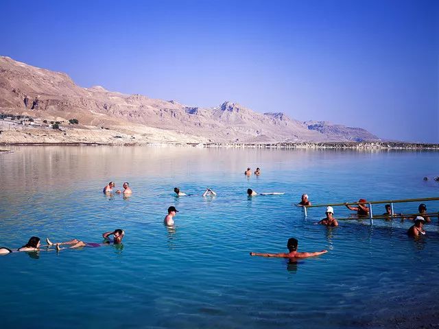 tips最佳旅游季节:一年四季都可前往死海旅游.