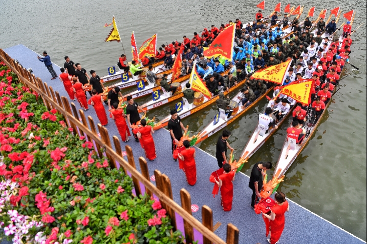 浏阳河上百舸争流!广东龙舟队龙舟大赛长沙芙蓉站_比赛