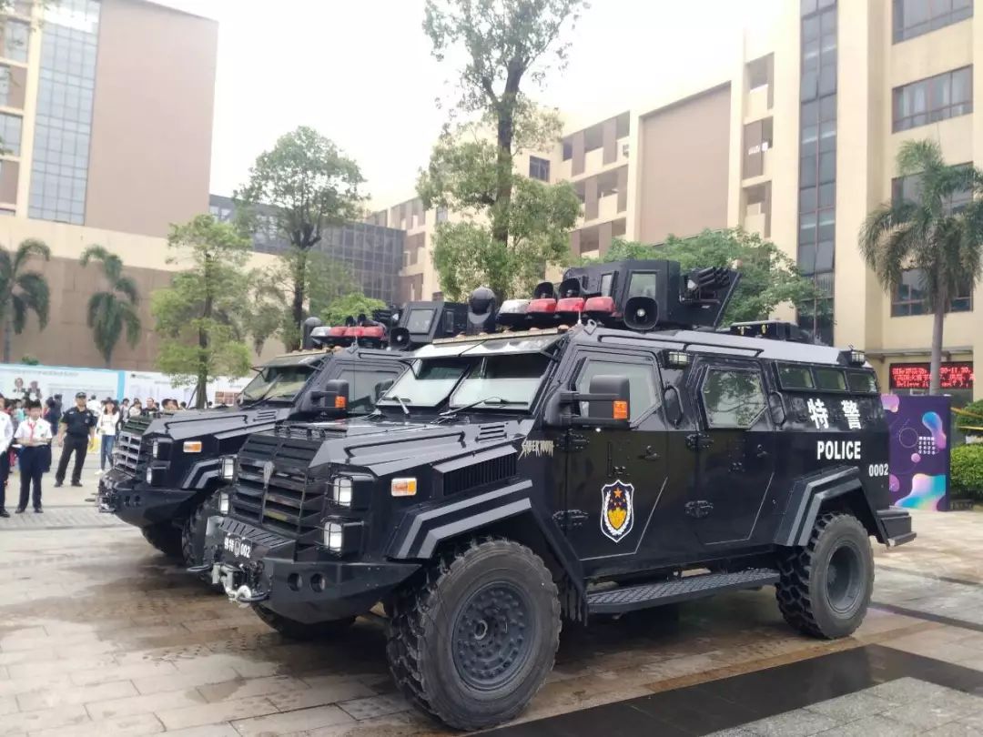 教给你佛外学习的独门秘诀;佛山特警支队带来的最新装甲车,让你零距离