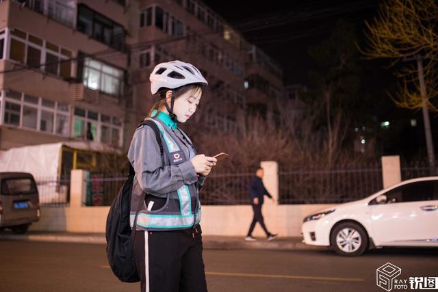 有偏见也有偏爱实拍三位凌晨奋斗在城市街头的女代驾有人月入破万