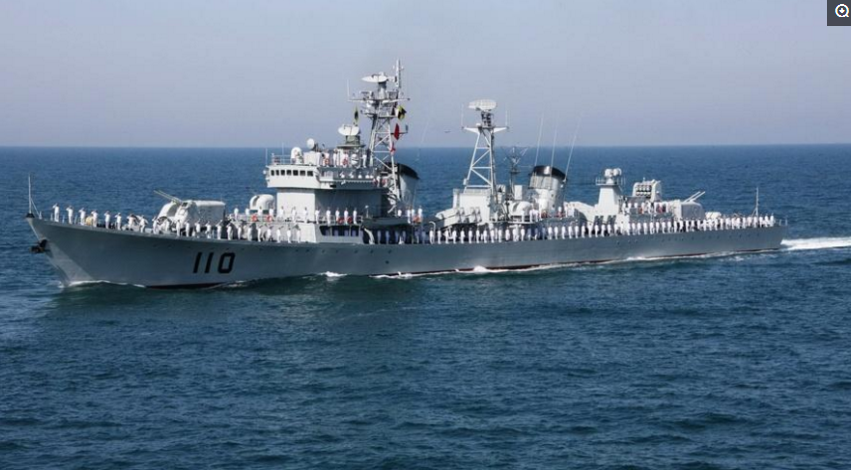 海军建军60周年海上大阅兵检阅的驱逐舰
