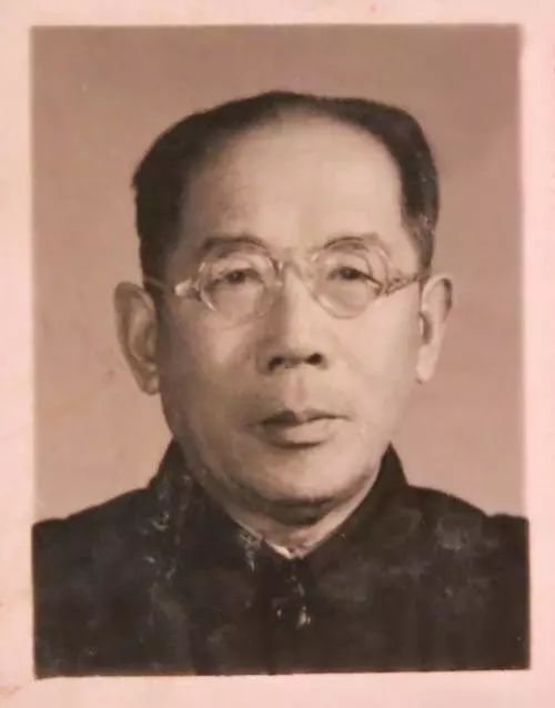 融于笔尖的爱意刘之祥1952年在全国高校院系调整中,由天津大学调进