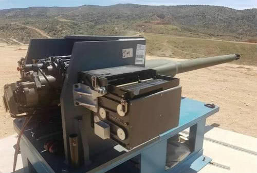 20世纪美国的超级大炮,m242大毒蛇链式机关炮有多威猛