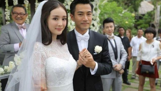 六位女星婚纱照刘亦菲仙气林心如性感但BG真人都不比上56岁的她(图2)