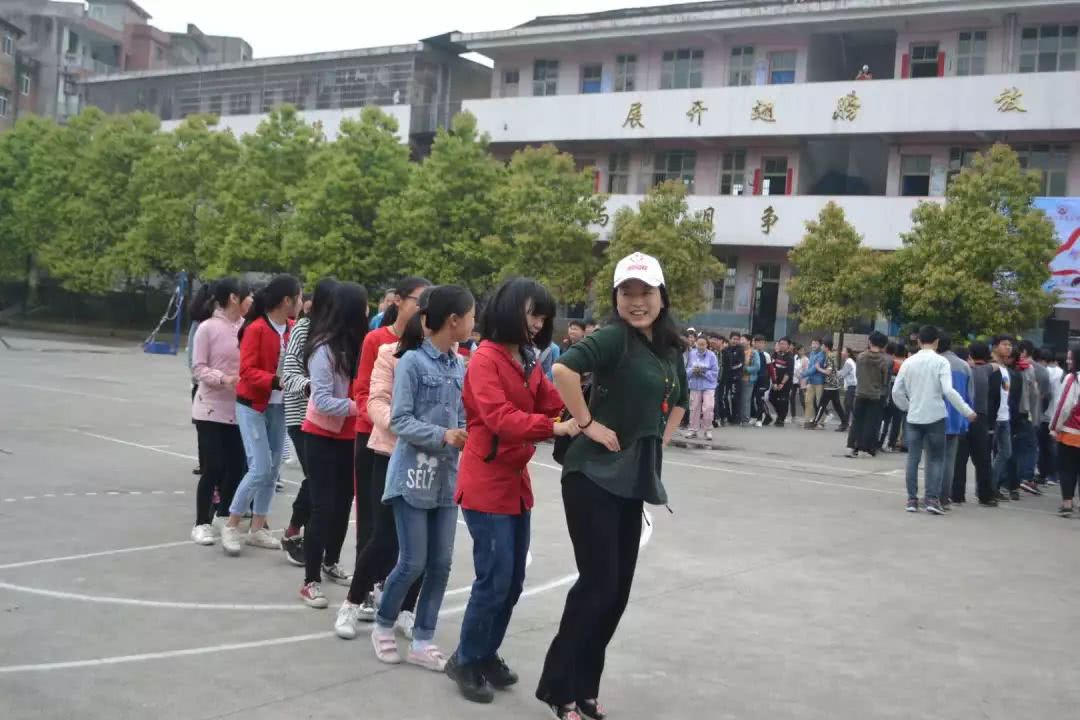 腹有诗书气自华—2019"微点公益"隆回县周旺中学"悦读会"侧记