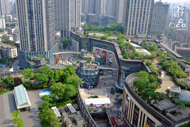 重庆繁华闹市里的空中花园每天几万人路过却极少有人知晓