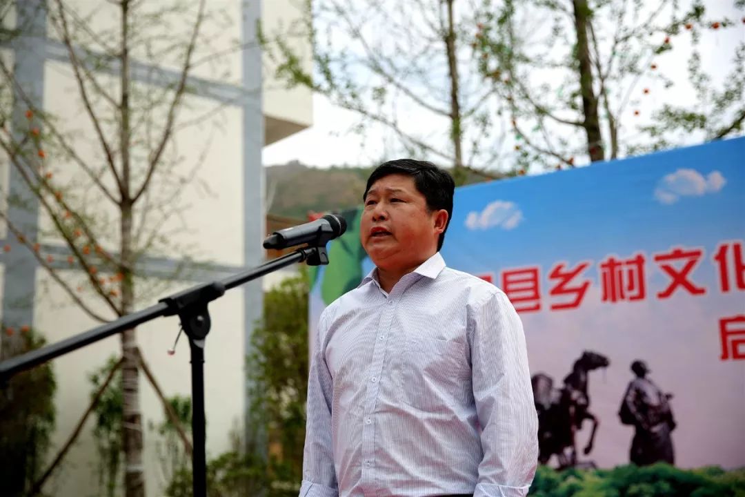 山镇第一书记李俊波,县委常委,县委办主任,龙头山镇党委书记李善云,副