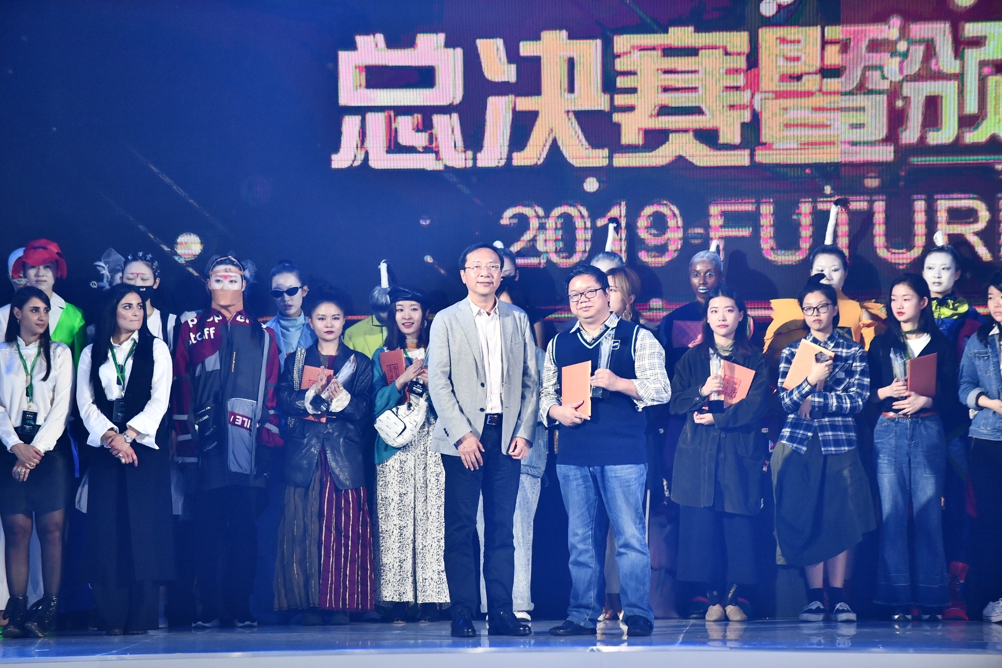 AI和人类设计师同台PK,深兰科技DeepVogue作品获最受大众欢迎奖 韩国成人片
