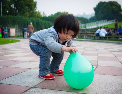                     原创            春夏季带娃户外运动，做到9点，孩子玩的开心，还不容易生病