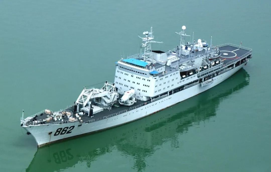 中国海军的兵器谱上,有艘"崇明岛"号!