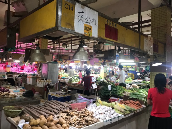 “手机买菜”钱难赚，菜场摊主：收入很谜，互