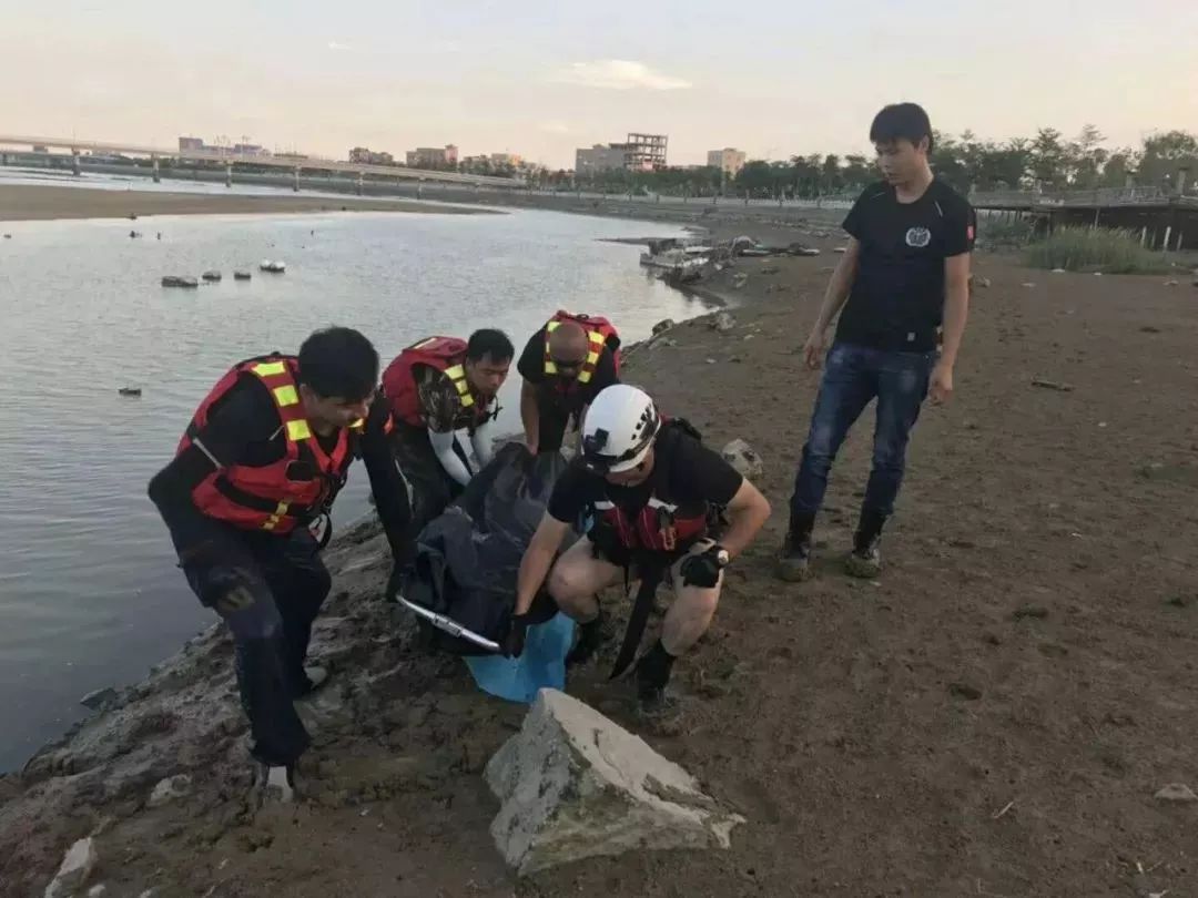 虎圩乡坎头村上 一山塘水库有人溺水 一个孩子没了 一个家庭也就几乎