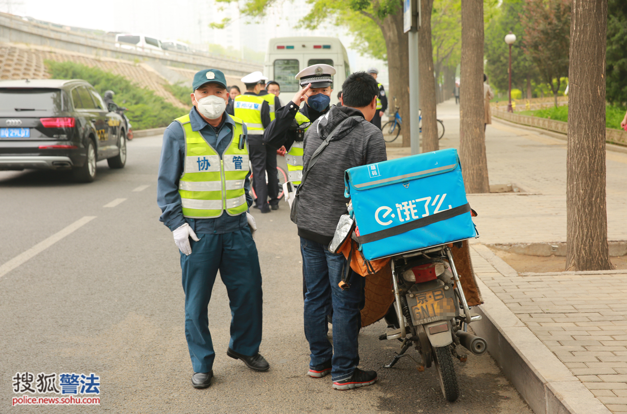 原创网传京b摩托车进四环不扣分了?北京交警:闯禁行记3分罚款100元