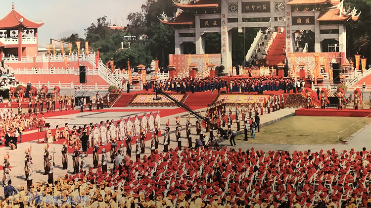 在妈祖文化广场所举办的盛大妈祖祭典场面