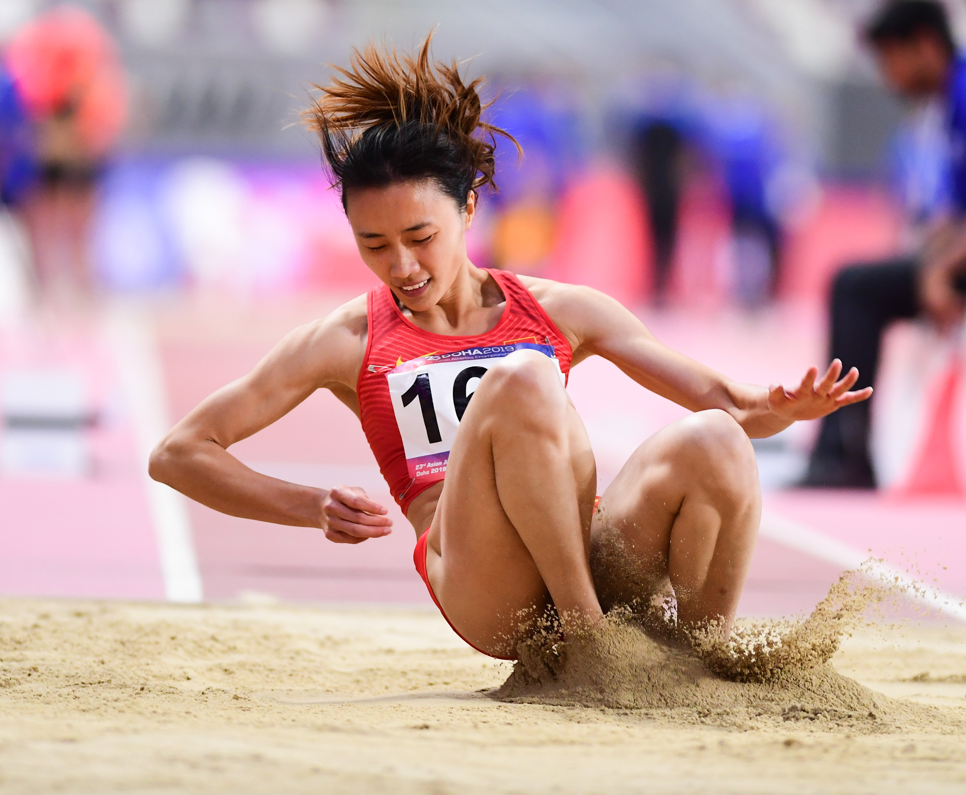 田径—多哈亚锦赛:曾蕊获女子三级跳远亚军