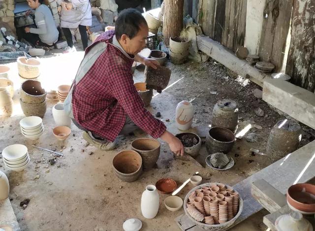 跟旅途借一点时间去碗窑土陶村品读土与火的艺术