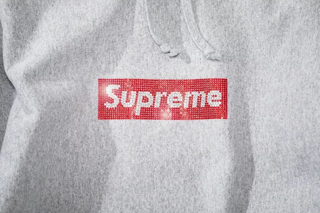 最快2.9秒售罄，Supreme x 