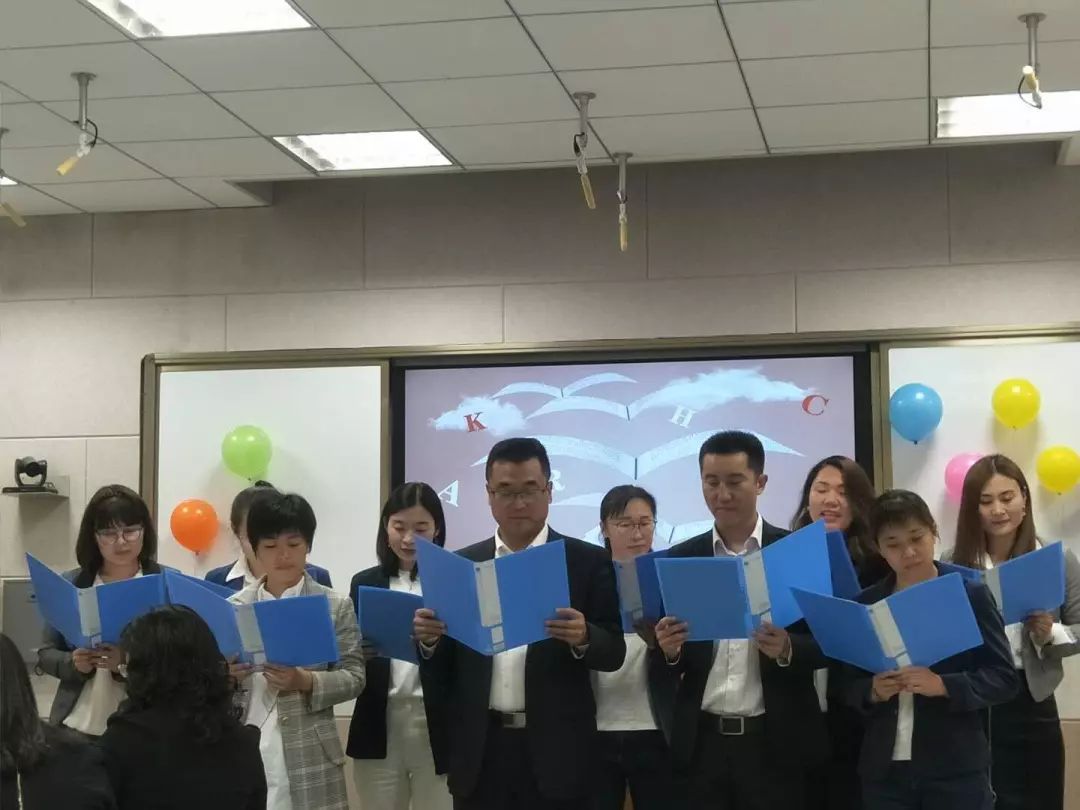 招远市丽湖学校通过班队会,红领巾广播,国旗下演讲等平台,组织开展"