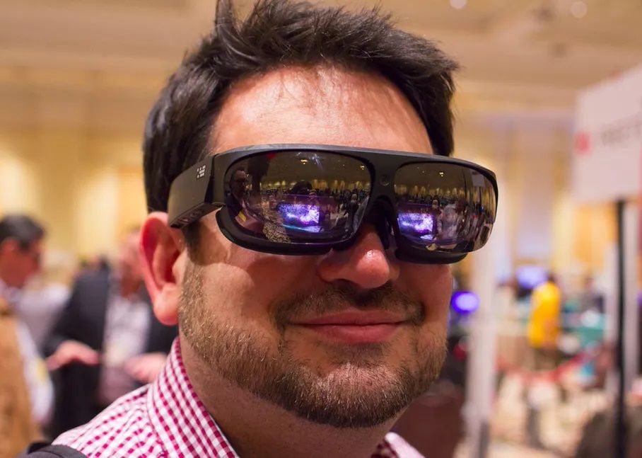 Google Glass 的失败源于要技术不要用户 做好智能眼镜首先要懂得做减法 Vue