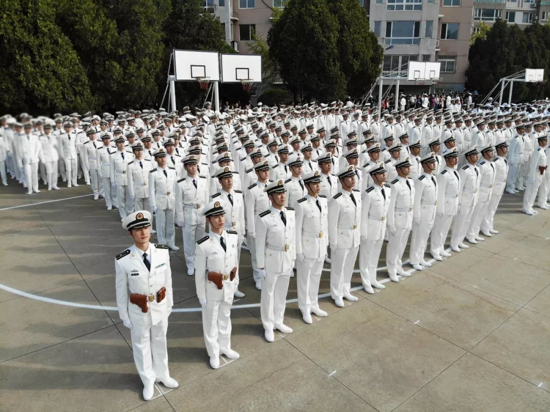 4月23日 人民海军迎来70岁生日 海军大连舰艇学院 以一场盛大阅兵