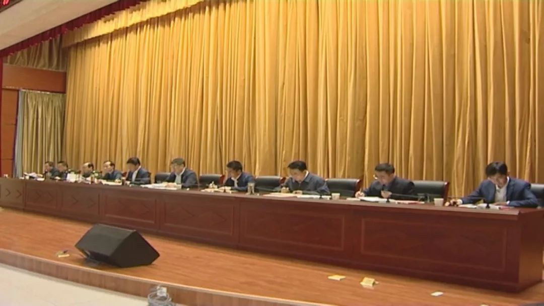 平凉市政府副市长,华亭市委书记,市人武部党委第一书记孟小金出席会议