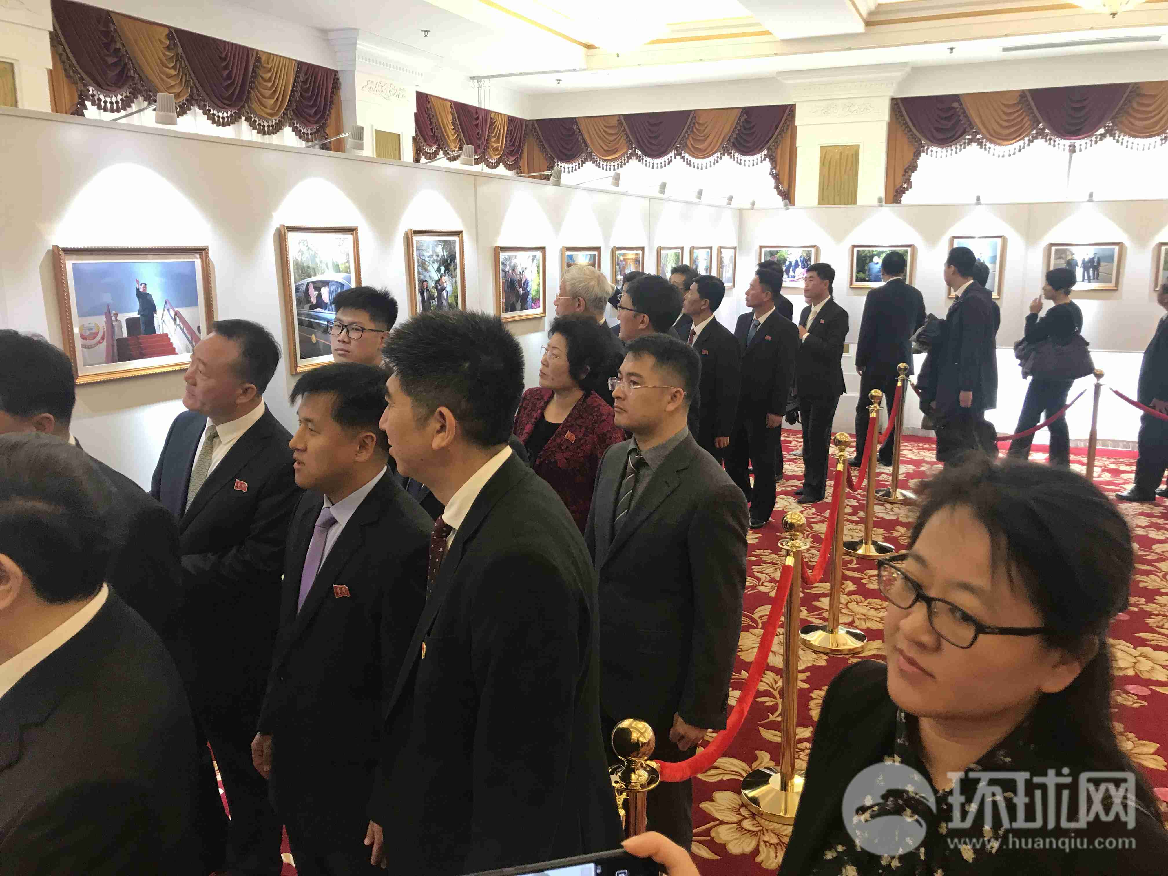 纪念金正恩访问大连一周年图片展举行