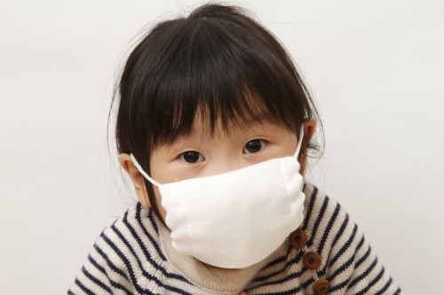                     孩子感冒咳嗽对症护理，恢复健康更迅速