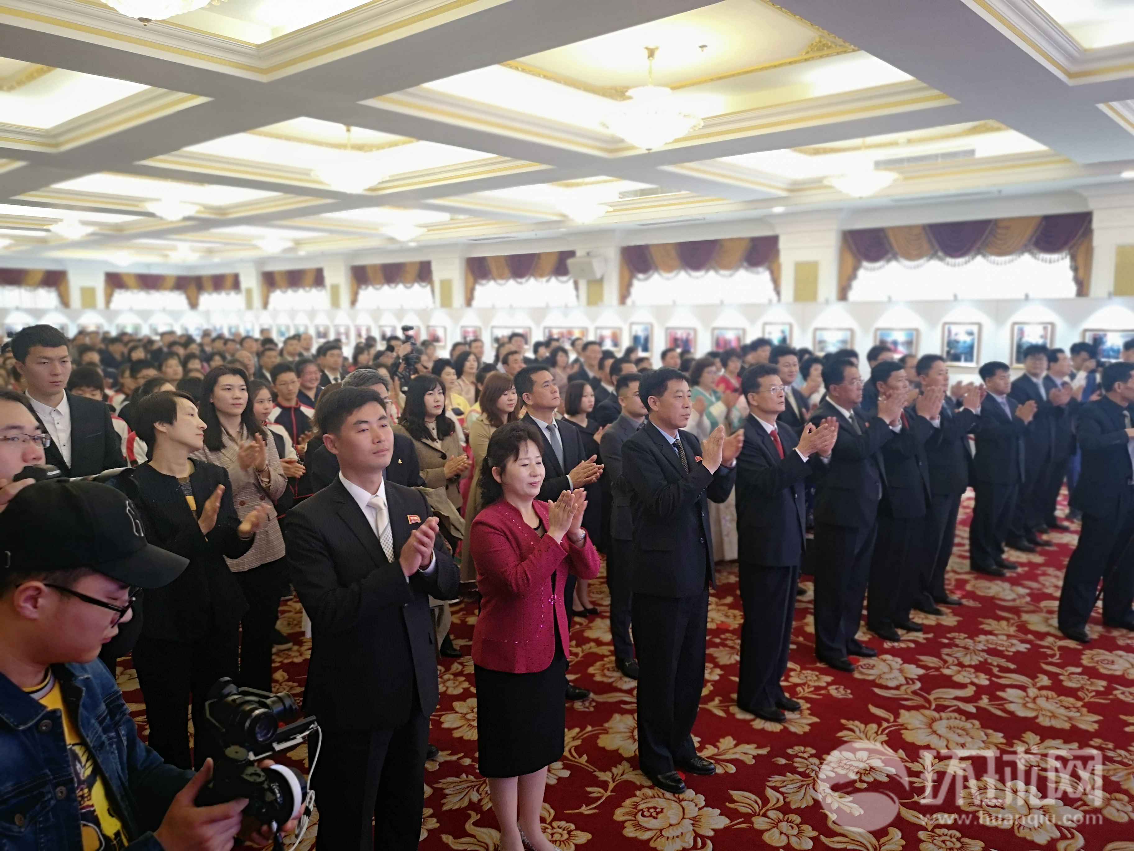 纪念金正恩访问大连一周年图片展举行