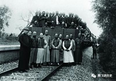 腾飞讲历史：历史上的今天“中国铁路之父”诞生，传奇故事开始上演