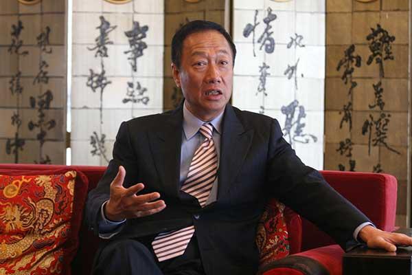 原创弟弟上班睡觉，首富直接给他两巴掌，弟弟患癌他却花百亿为他医病