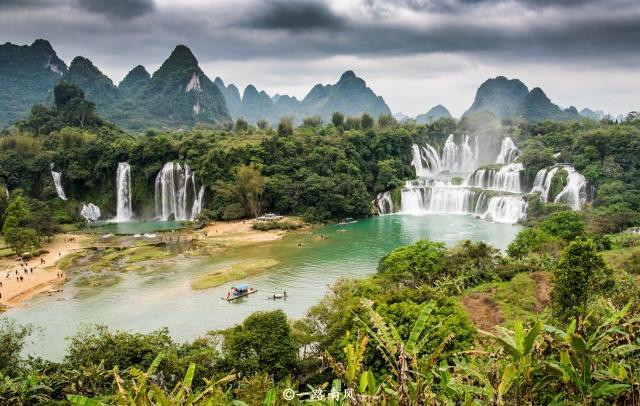 跨国瀑布德天瀑布最新视频 ad6905a145994325bc8c8a7321a73c0a.jpeg