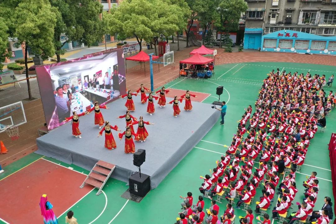 今天下午，西陵区得胜街小学的校园真热闹！（附视频）
                
                 