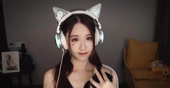 解说界的美腿美颜女主播 魔王和腐团儿参战,哪个更是你的菜?
