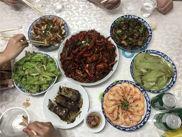 老公请同事吃宵夜,我嫌外面太贵自己下厨,大家看看觉得怎么样? 澳门凯旋门在线注册