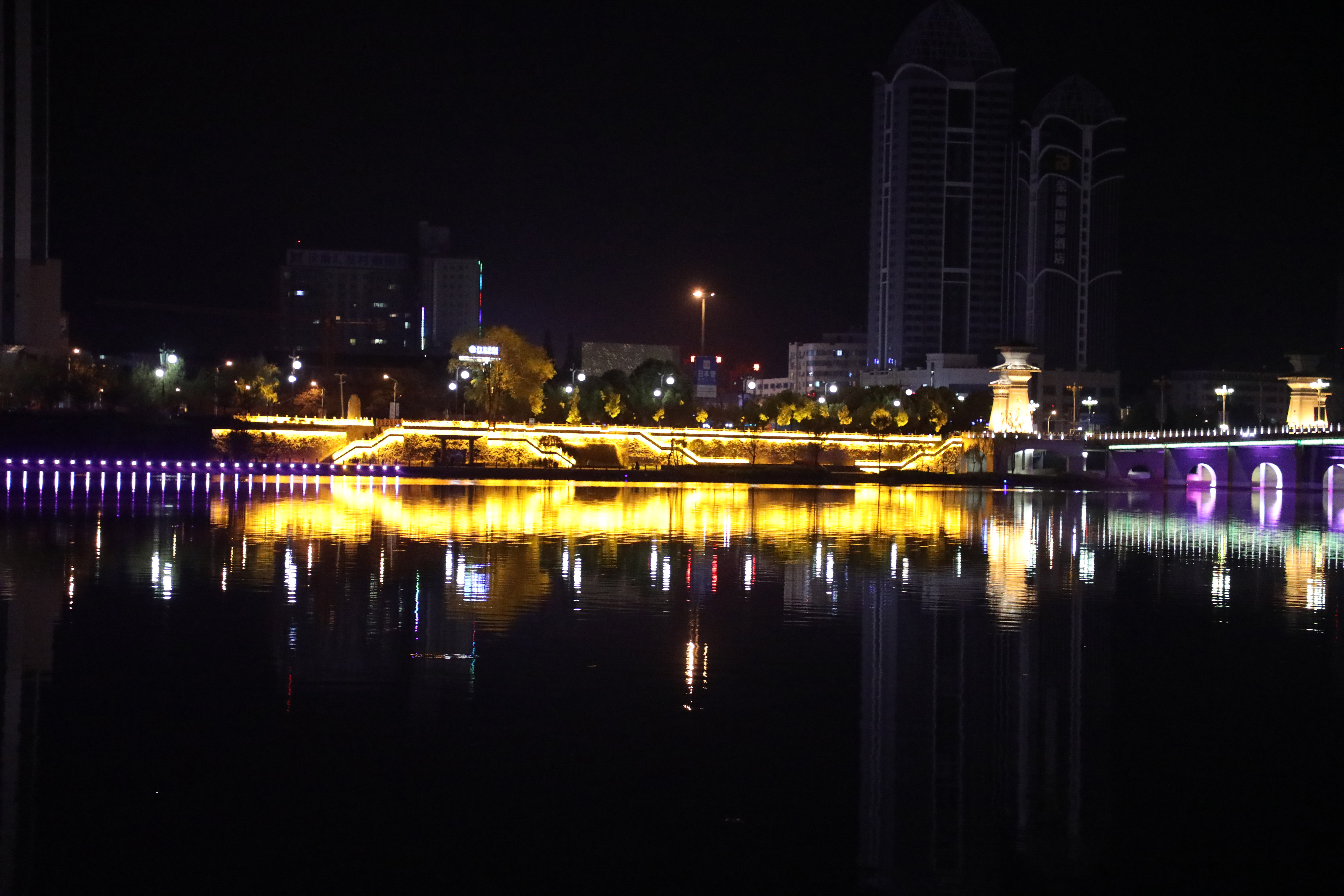 汉中汉江边夜景美如画!