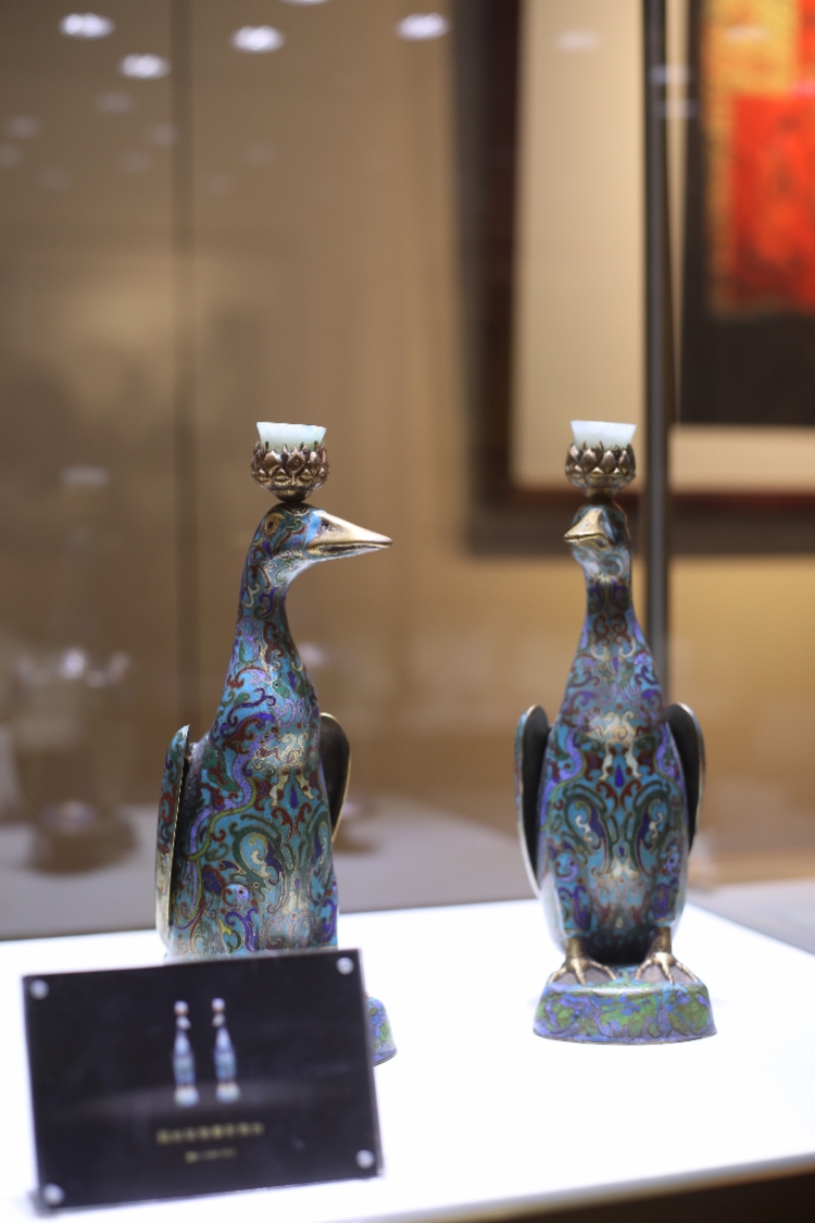 从战国时期至民国晚期的120余盏古灯具，在深圳可一展尽览