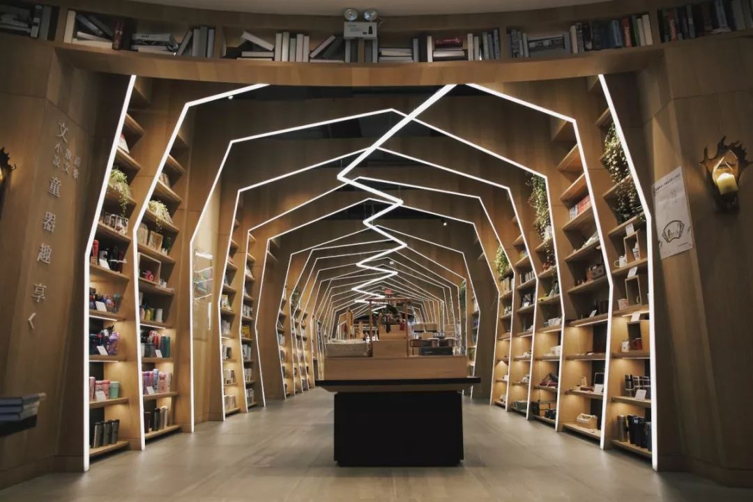 书店设计很别致