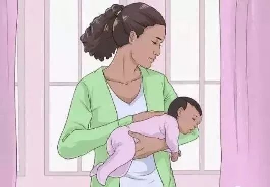                     抱娃有讲究，错误抱姿竟害3个月女婴身亡！