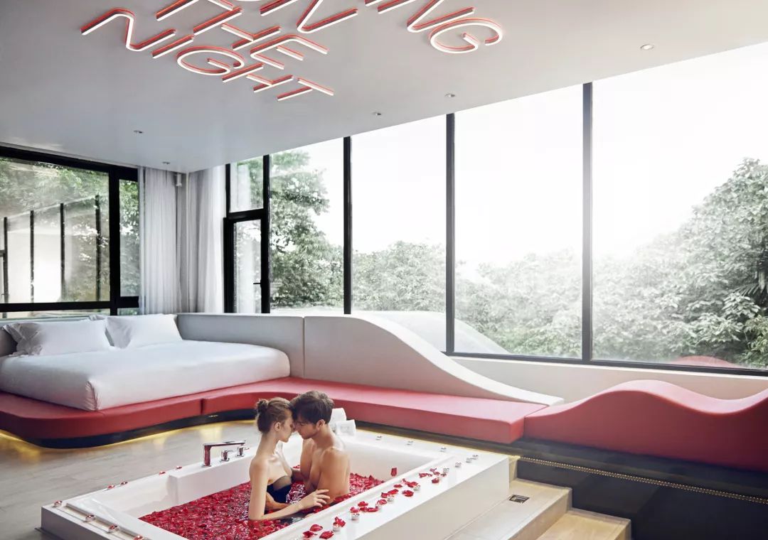 �����м���������ʮ������¾Ƶ꣬�߽�ȥ������ŮŮ���� ...